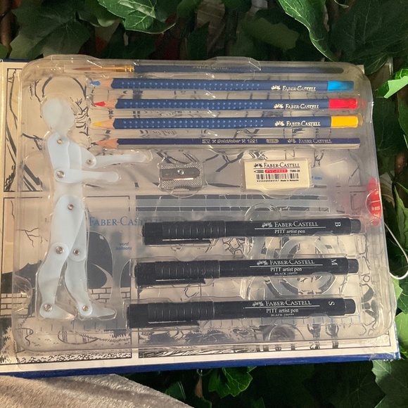 New Faber-Castell Comic Illustration Creative Studio - Picture 10 of 14